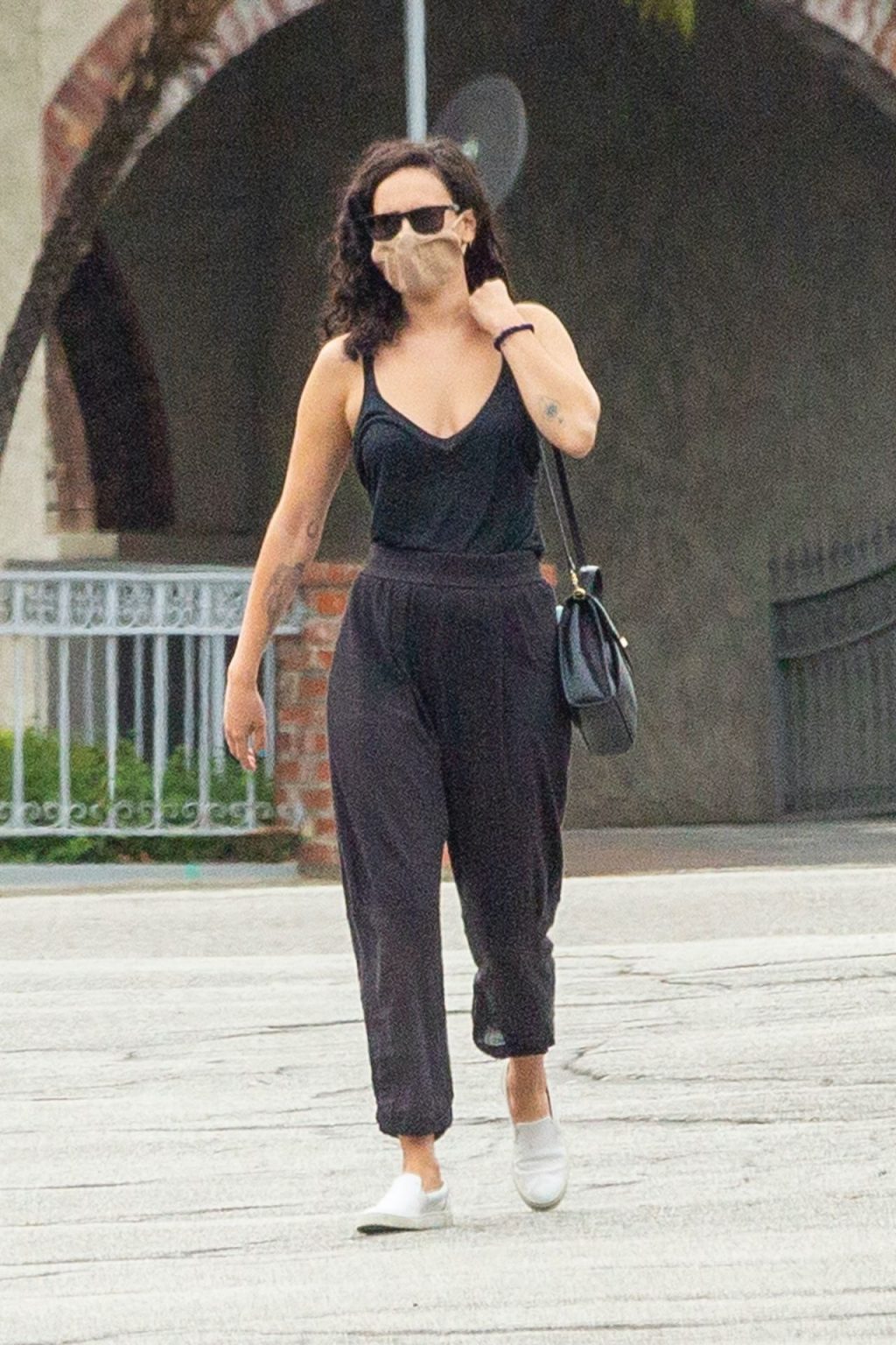 Rumer Willis Visits a Healing Medical Center in Brentwood (22 Photos)