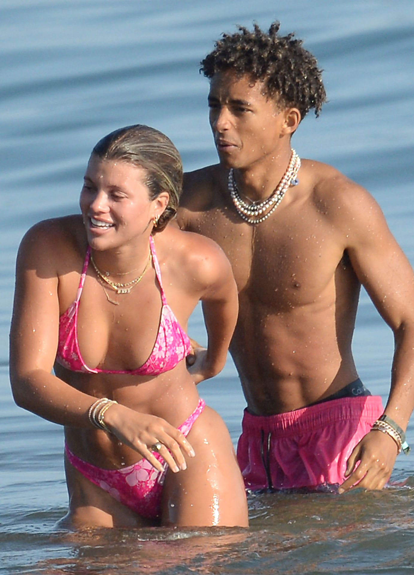 Jaden Smith & Sofia Richie Pile on the PDA on a Beach Date (43 Photos) |  TheFappening