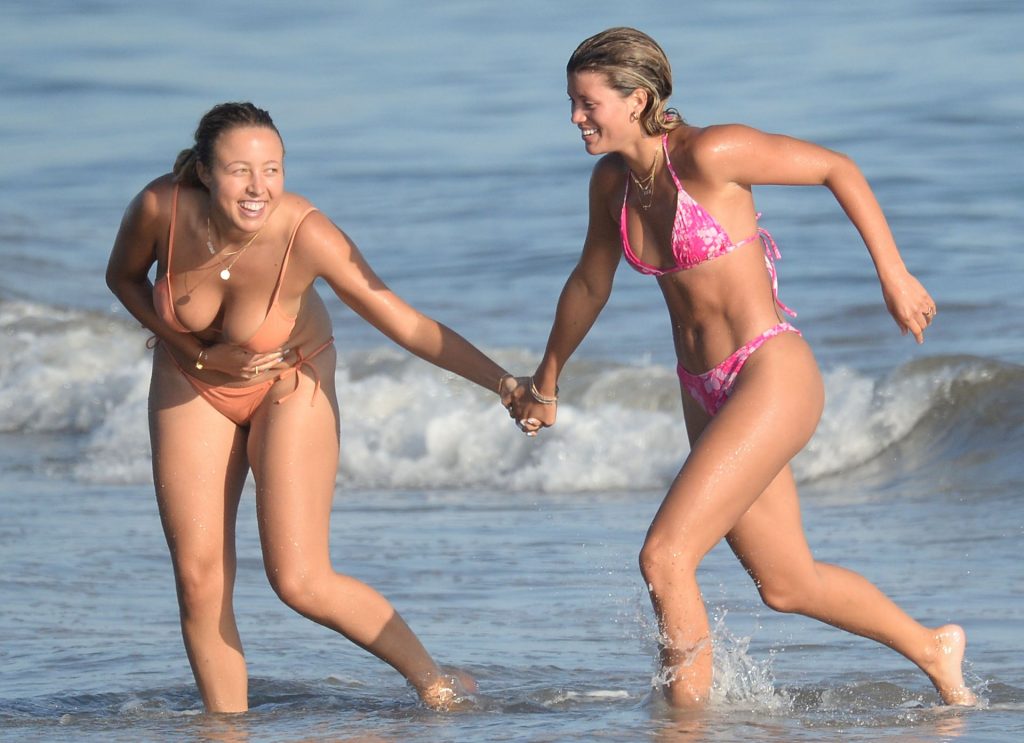 Jaden Smith &amp; Sofia Richie Pile on the PDA on a Beach Date (43 Photos)