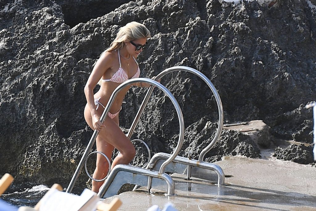 Sylvie Meis &amp; Niclas Castello Are Spotted During Their Honeymoon in Capri (42 Photos)