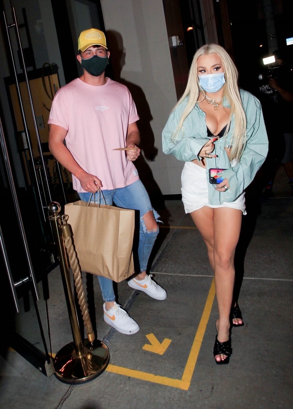 Tana Mongeau is Seen Leaving a Dinner Date with Harry Jowsey at Catch (73 Photos)