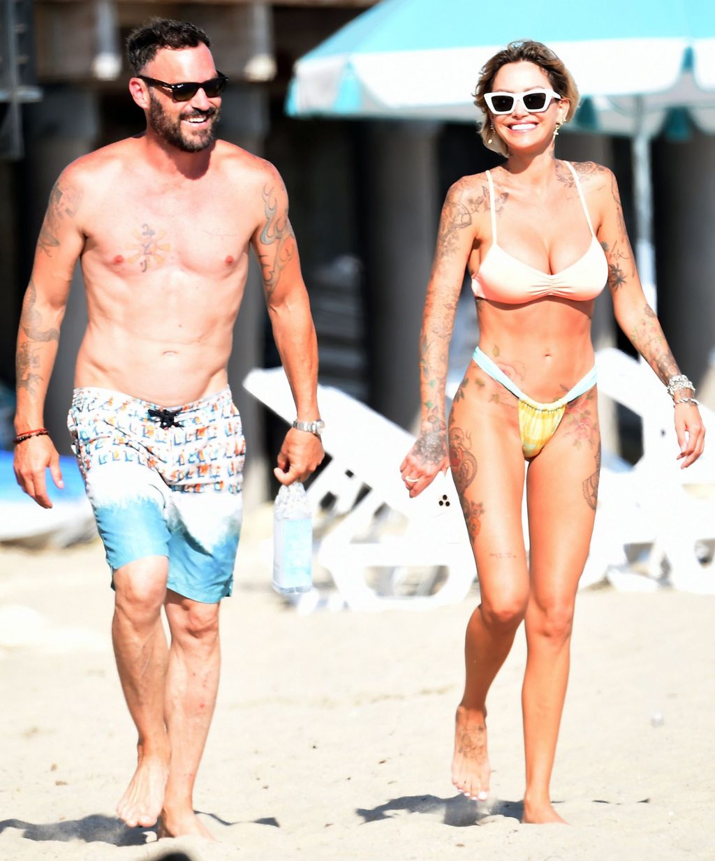 Brian Austin Green &amp; Tina Louise Get Into Their Swimsuits for a Beach Date (33 Photos)