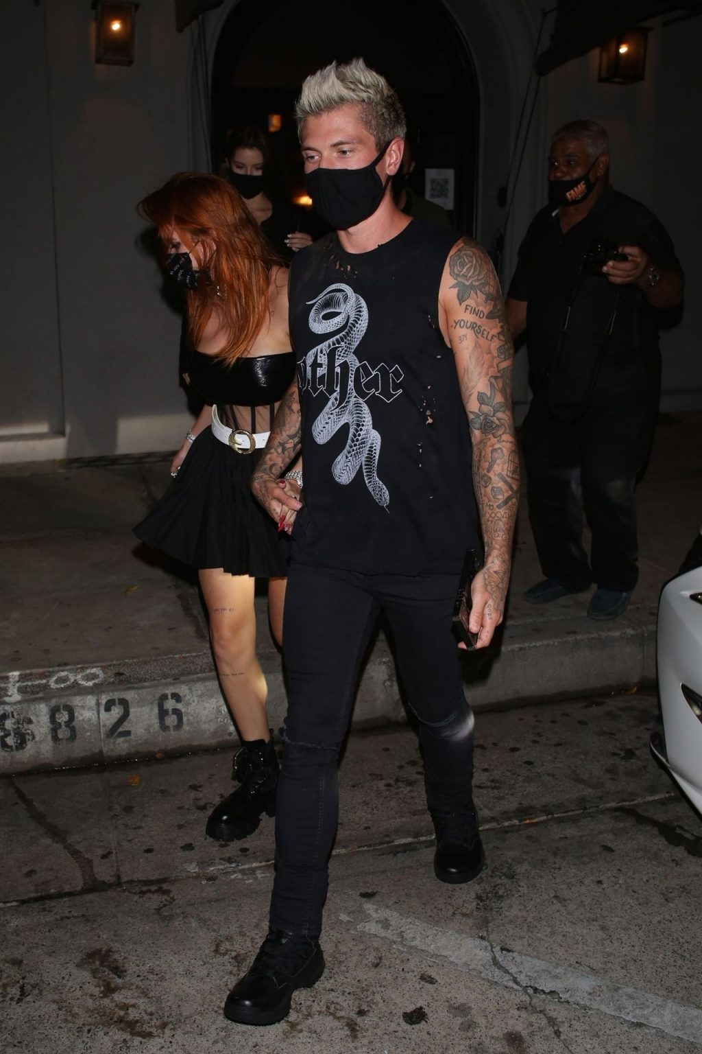 Bella Thorne &amp; Benjamin Mascolo Dine out at Craig’s (58 Photos)