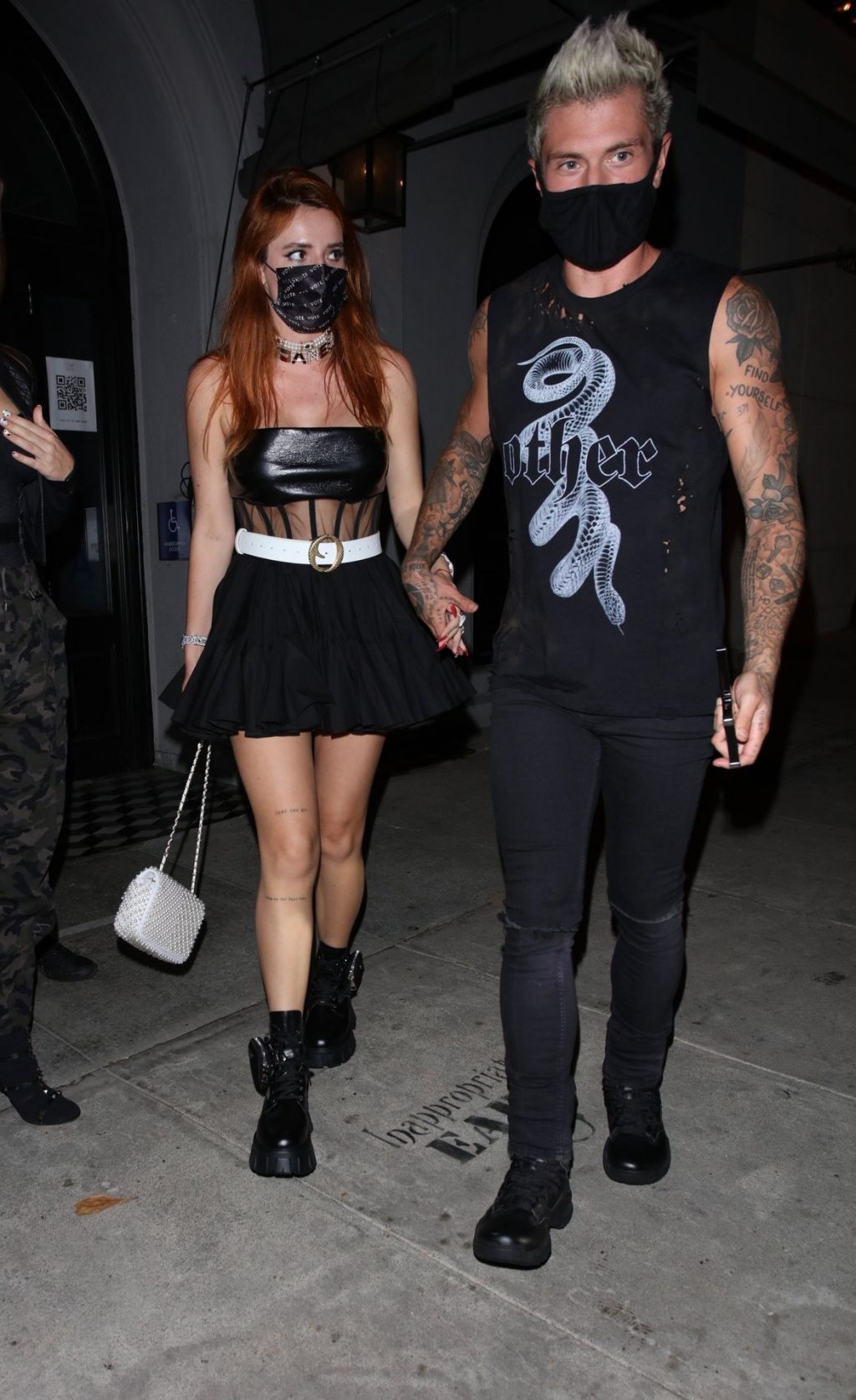Bella Thorne &amp; Benjamin Mascolo Dine out at Craig’s (58 Photos)