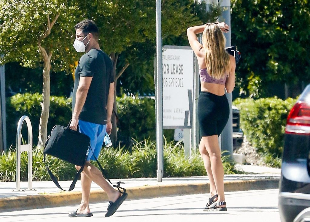 Candice Swanepoel Takes a Sunny Day Stroll in South Florida (21 Photos)