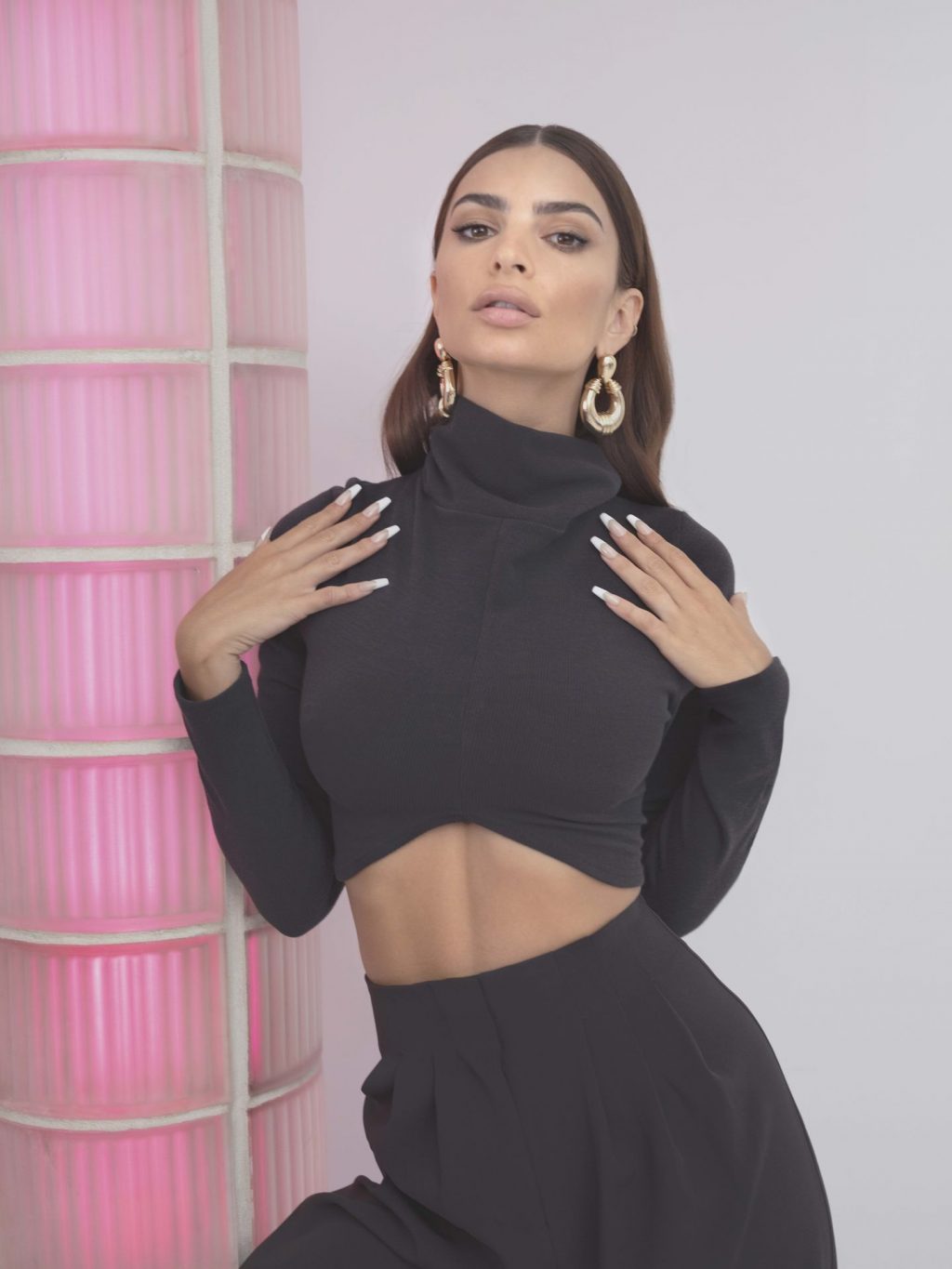 Leggy Emily Ratajkowski Models for Nasty Gal (36 Photos + Video)