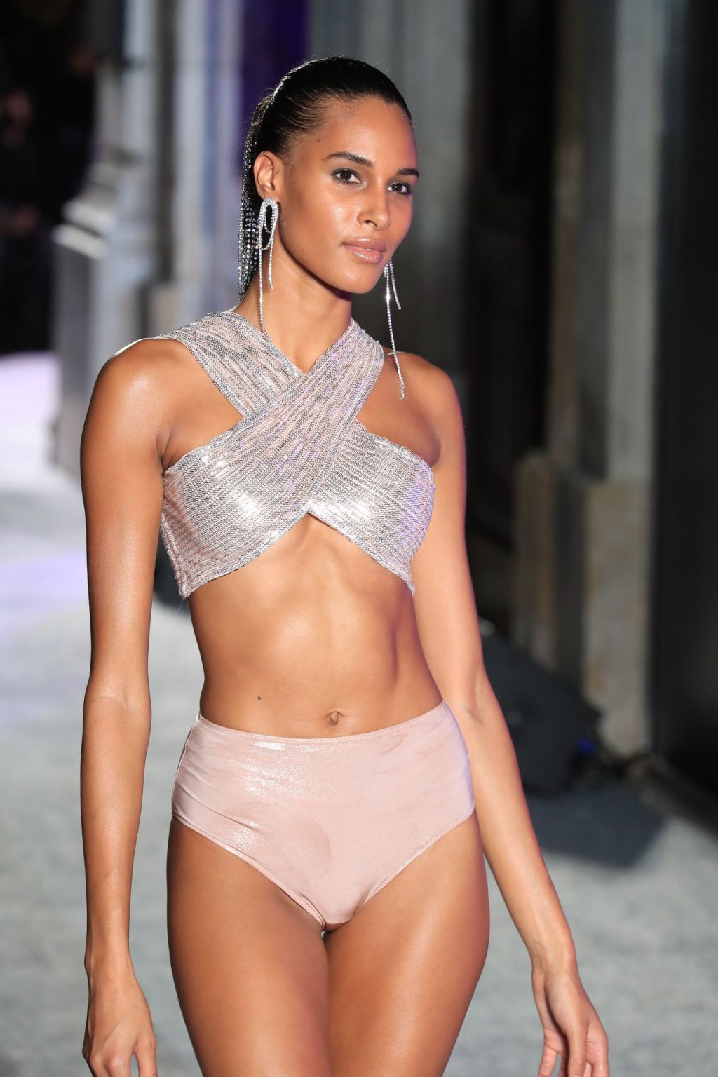 Models Display Their Tits and Legs at the Etam Fashion Show (93 Photos)