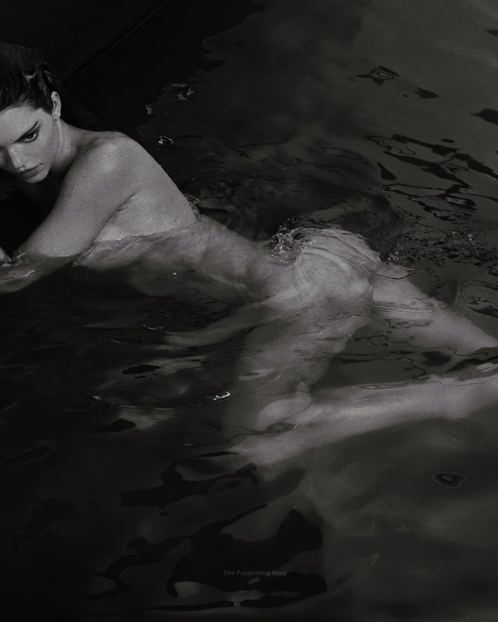 Kendall Jenner Swims Naked (2 Photos)