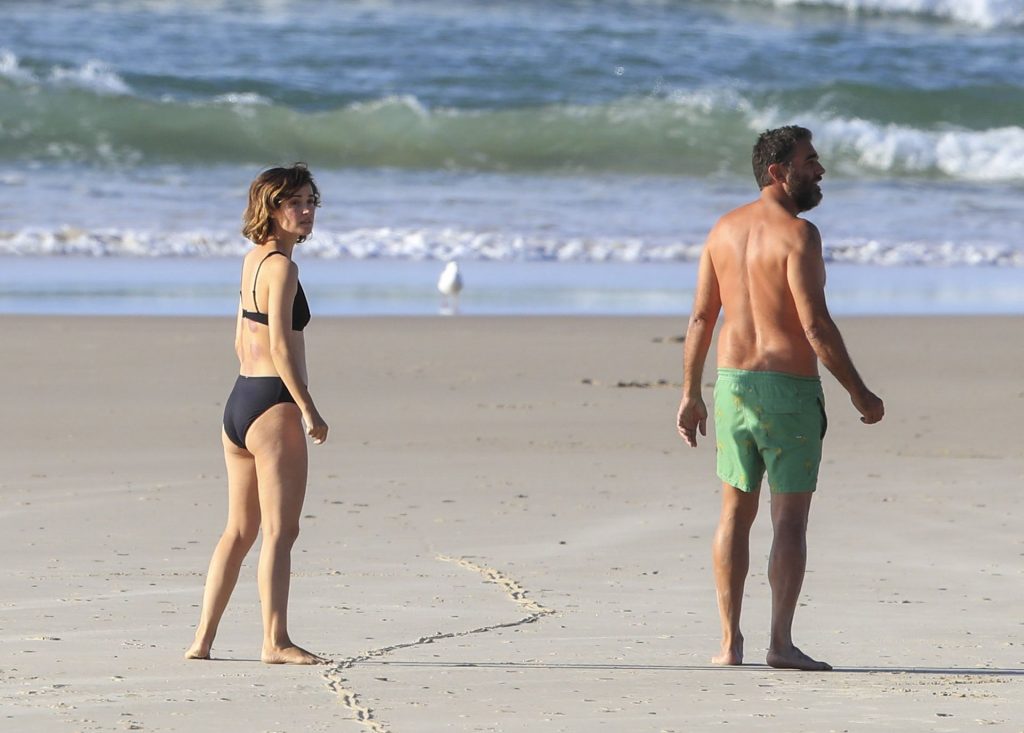 Rose Byrne &amp; Bobby Cannavale Head Out for a Romantic Early Evening Swim (30 Photos)