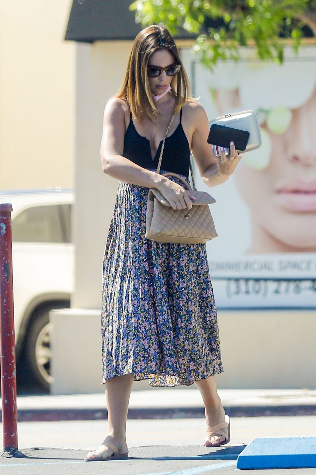 Brittny Ward Covers Her Baby Bump with a Summer Sress in Brentwood (28 Photos)