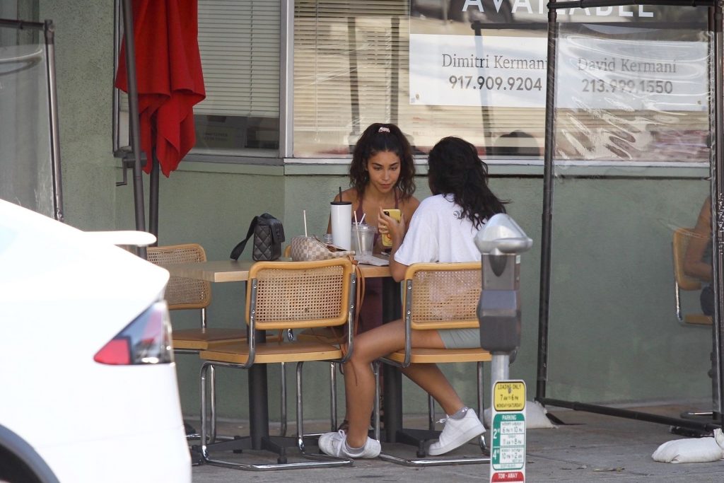 Chantel Jeffries Enjoys a Late Lunch with a Friend in Beverly Hills (31 Photos)