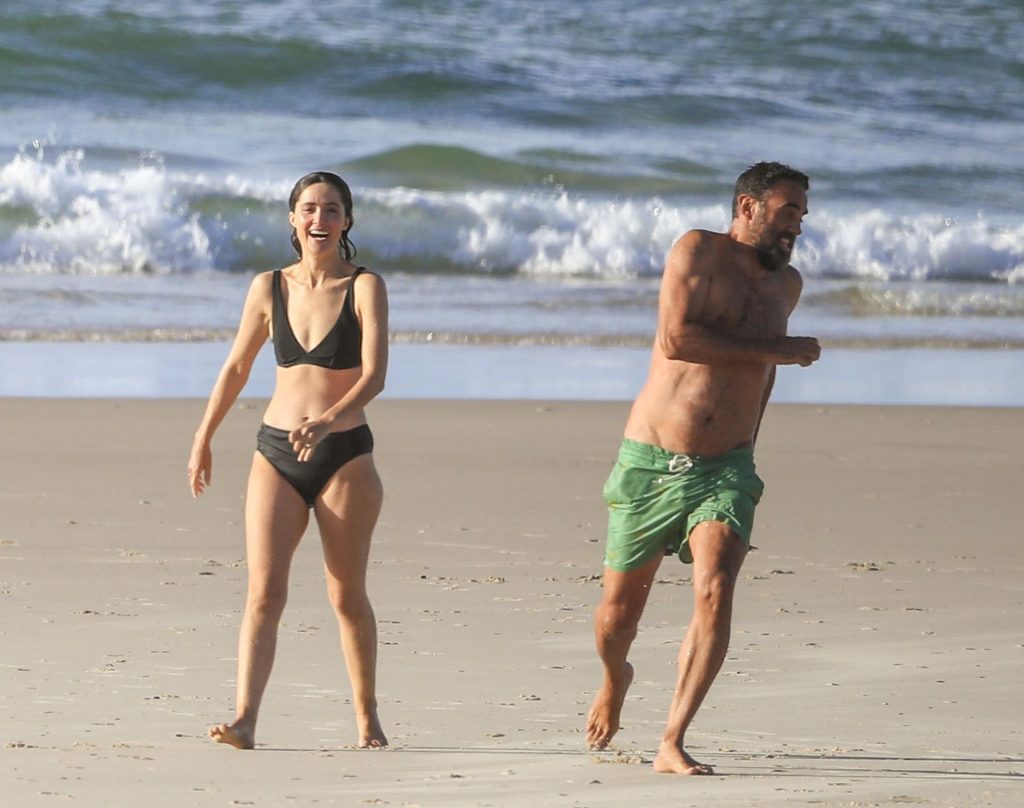 Rose Byrne &amp; Bobby Cannavale Head Out for a Romantic Early Evening Swim (30 Photos)