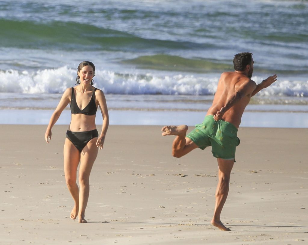 Rose Byrne &amp; Bobby Cannavale Head Out for a Romantic Early Evening Swim (30 Photos)