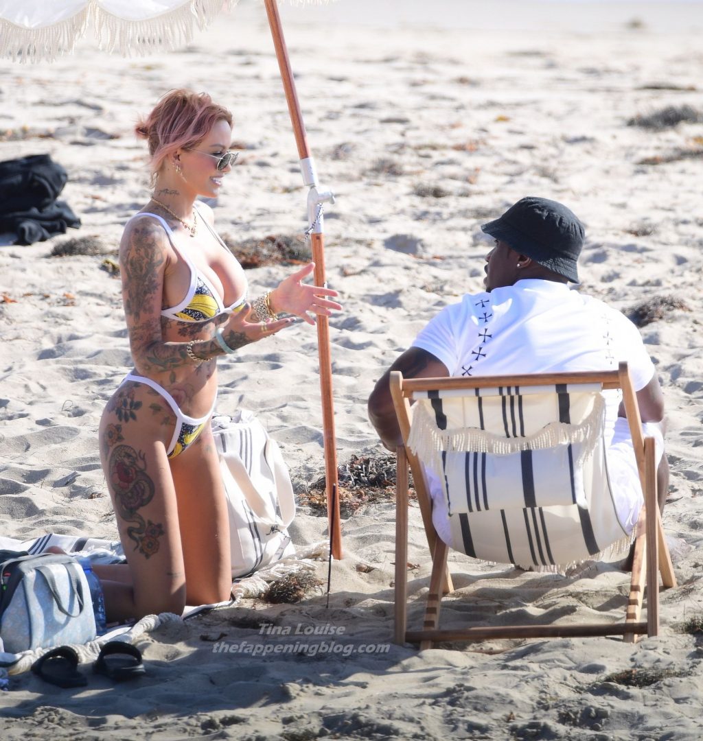 Tina Louise is Seen with Sean Combs During a Romantic Beach Outing in Malibu (94 Photos)