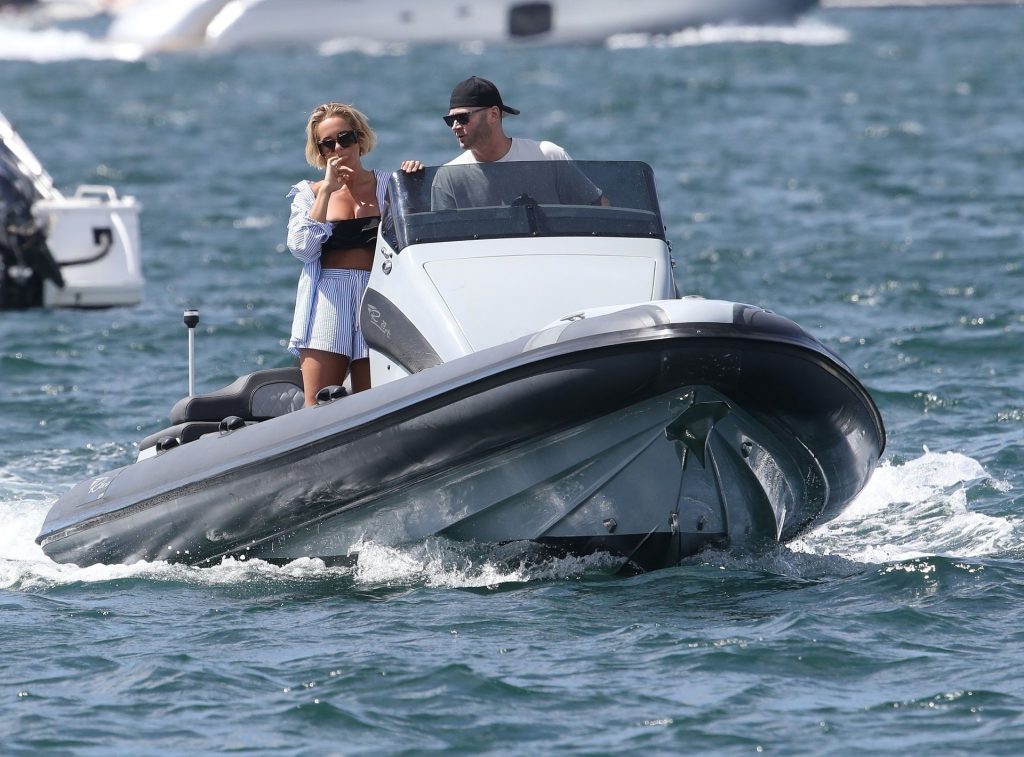 Michael Clarke &amp; Pip Edwards Appeared to be All Smiles while Boating Around Sydney (50 Photos)