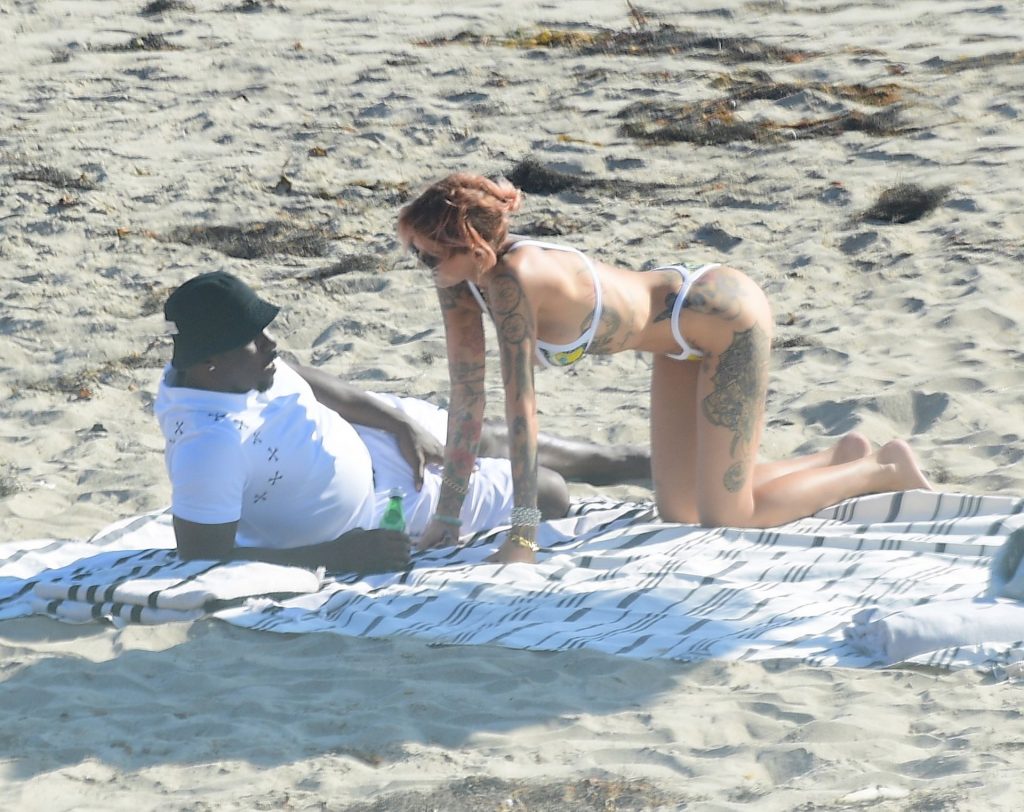 Tina Louise is Seen with Sean Combs During a Romantic Beach Outing in Malibu (94 Photos)