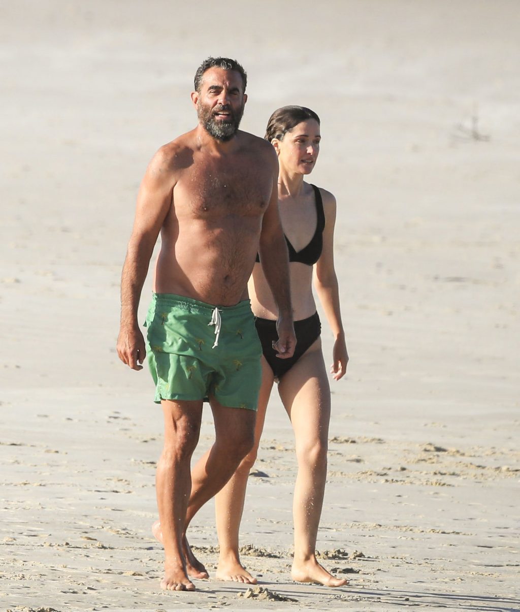 Rose Byrne &amp; Bobby Cannavale Head Out for a Romantic Early Evening Swim (30 Photos)