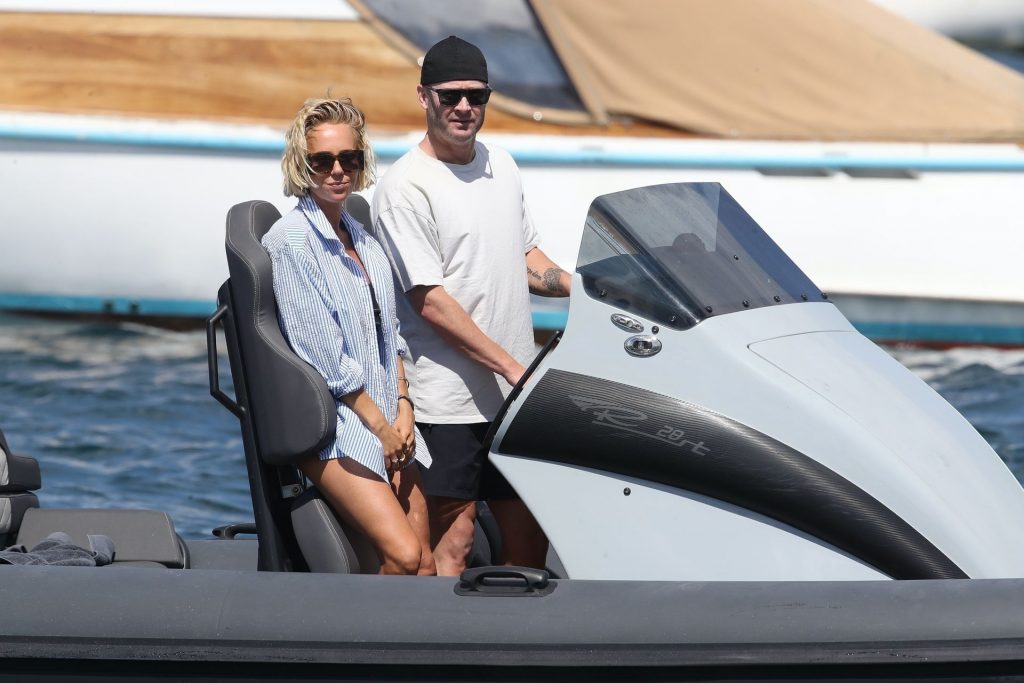 Michael Clarke &amp; Pip Edwards Appeared to be All Smiles while Boating Around Sydney (50 Photos)