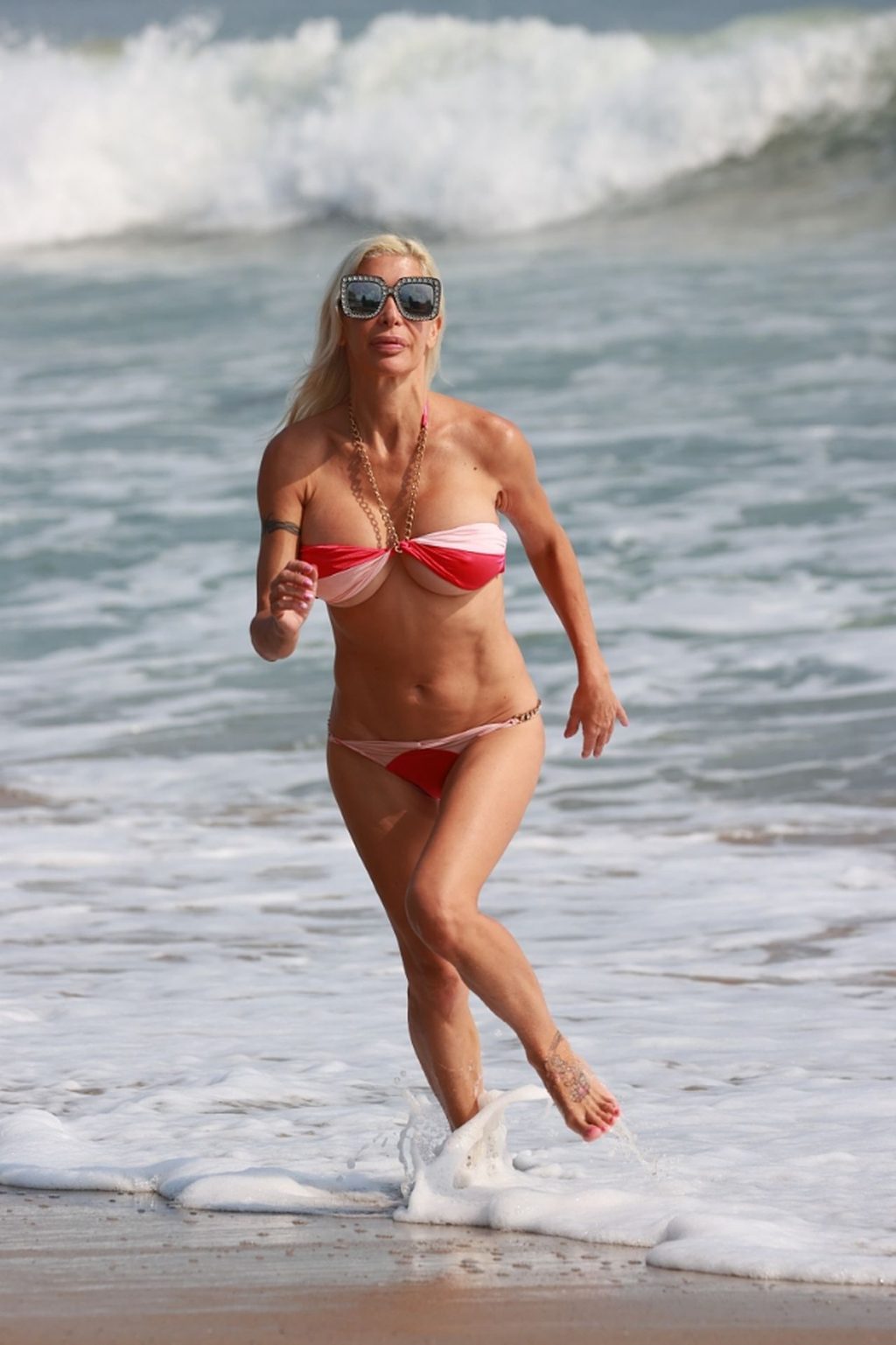 Angelique Morgan Flaunts Her Sexy Bikini Body on the Beach (23 Photos)