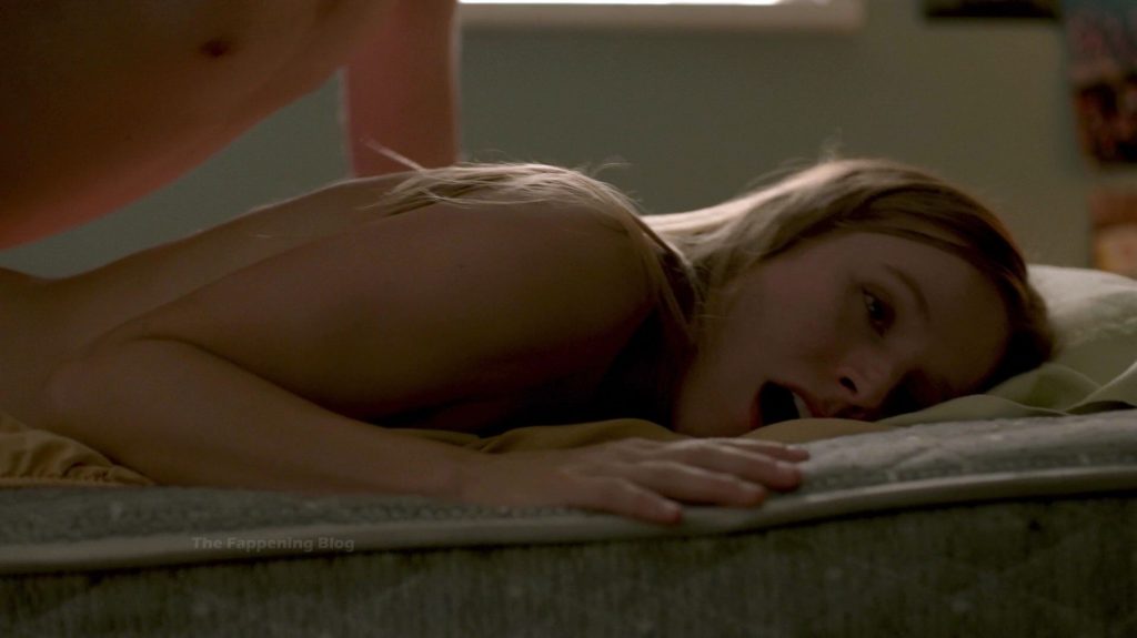 Kristen Bell Nude – The Lifeguard (6 Pics + Video)