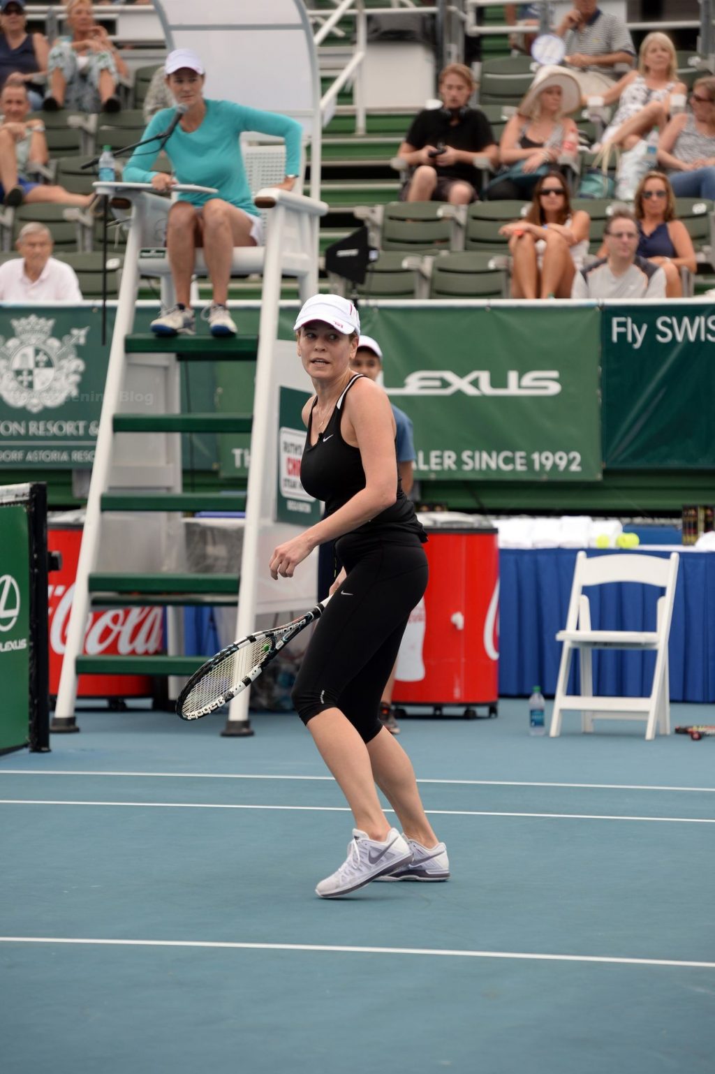 Chelsea Handler Displays Her Pokies on the Tennis Court (47 Photos)