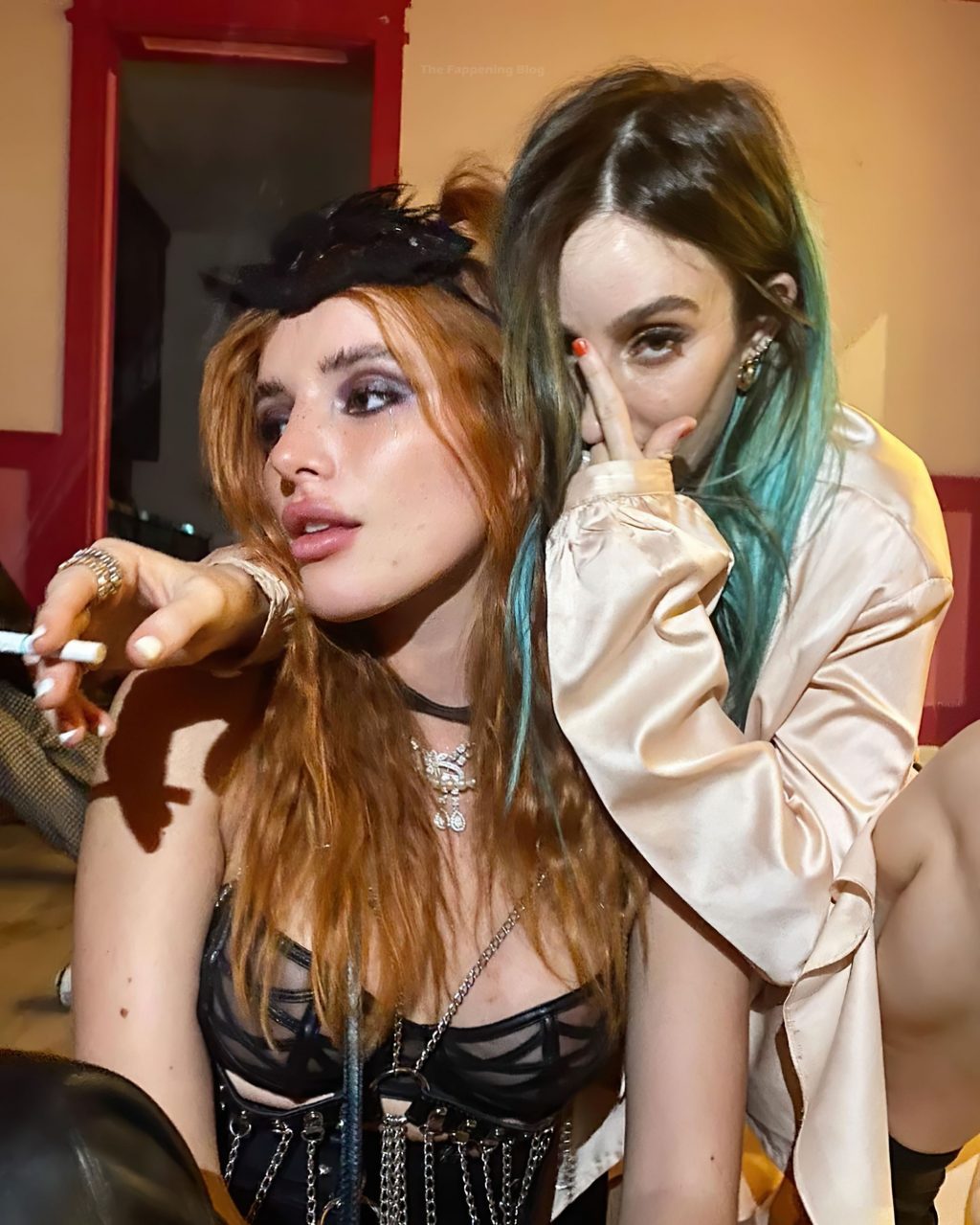 Bella Thorne Shows Off Her Nude Tits at the Party (6 Photos)