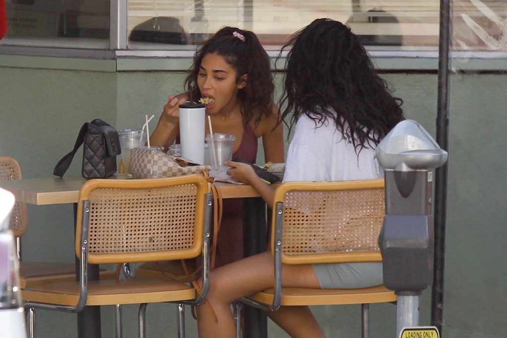 Chantel Jeffries Enjoys a Late Lunch with a Friend in Beverly Hills (31 Photos)