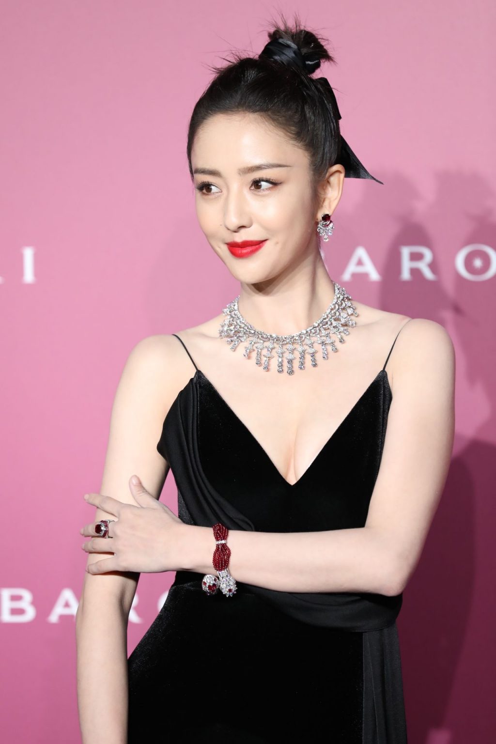 Tong Liya Shows Off Her Cleavage the Bulgari Event (27 Photos)