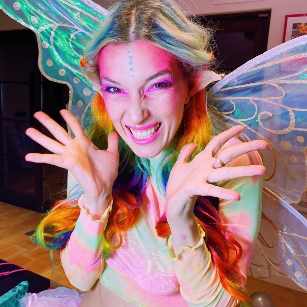 Bella Thorne &amp; Dani Thorne Are Sexy Fairies (9 Photos)