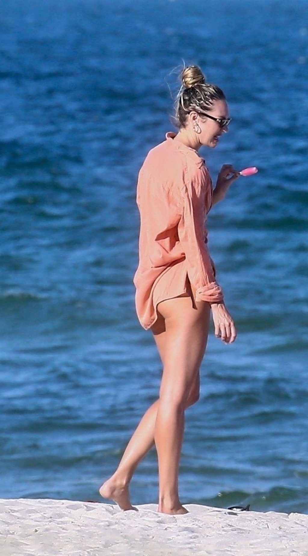 Leggy Candice Swanepoel Spends Quality Time on Miami Beach (74 Photos)