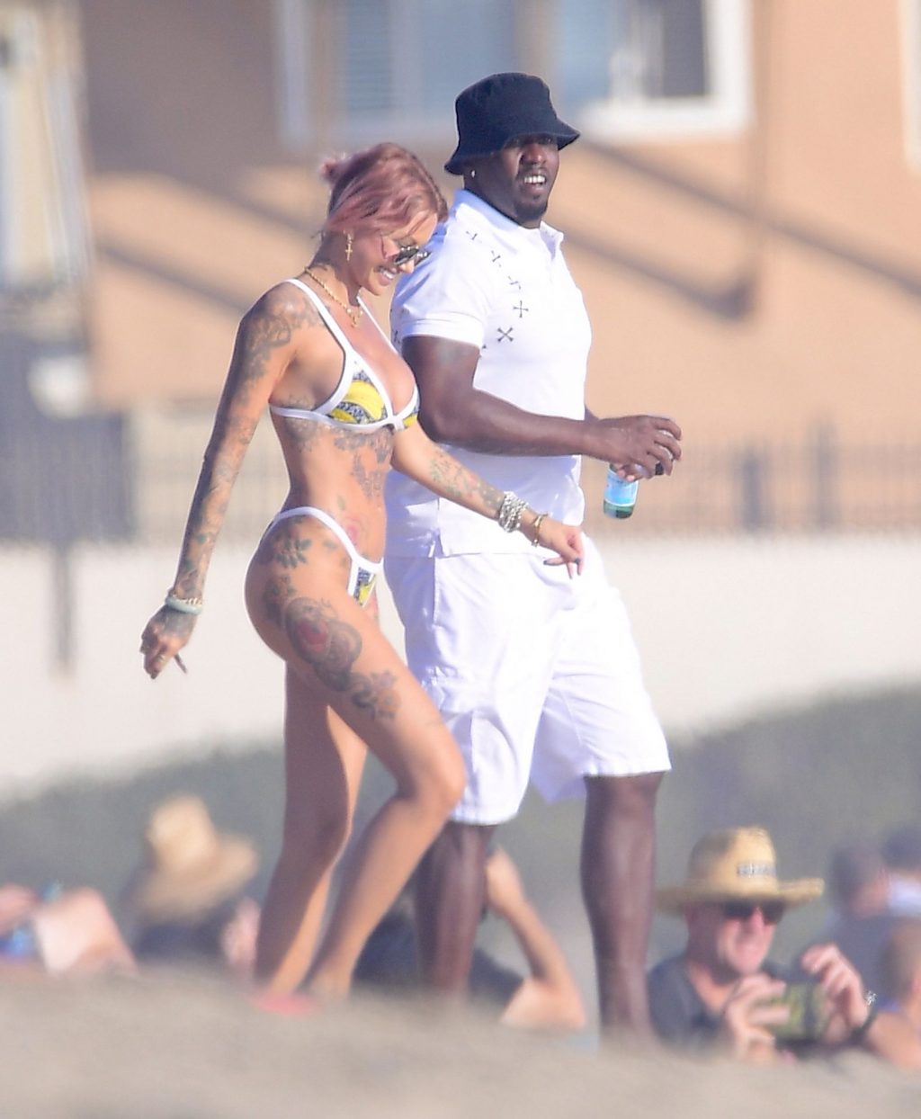 Tina Louise is Seen with Sean Combs During a Romantic Beach Outing in Malibu (94 Photos)