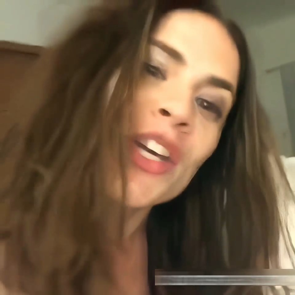 Hayley Atwell Nude Leaked The Fappening (17 Selfie Photos + Video)