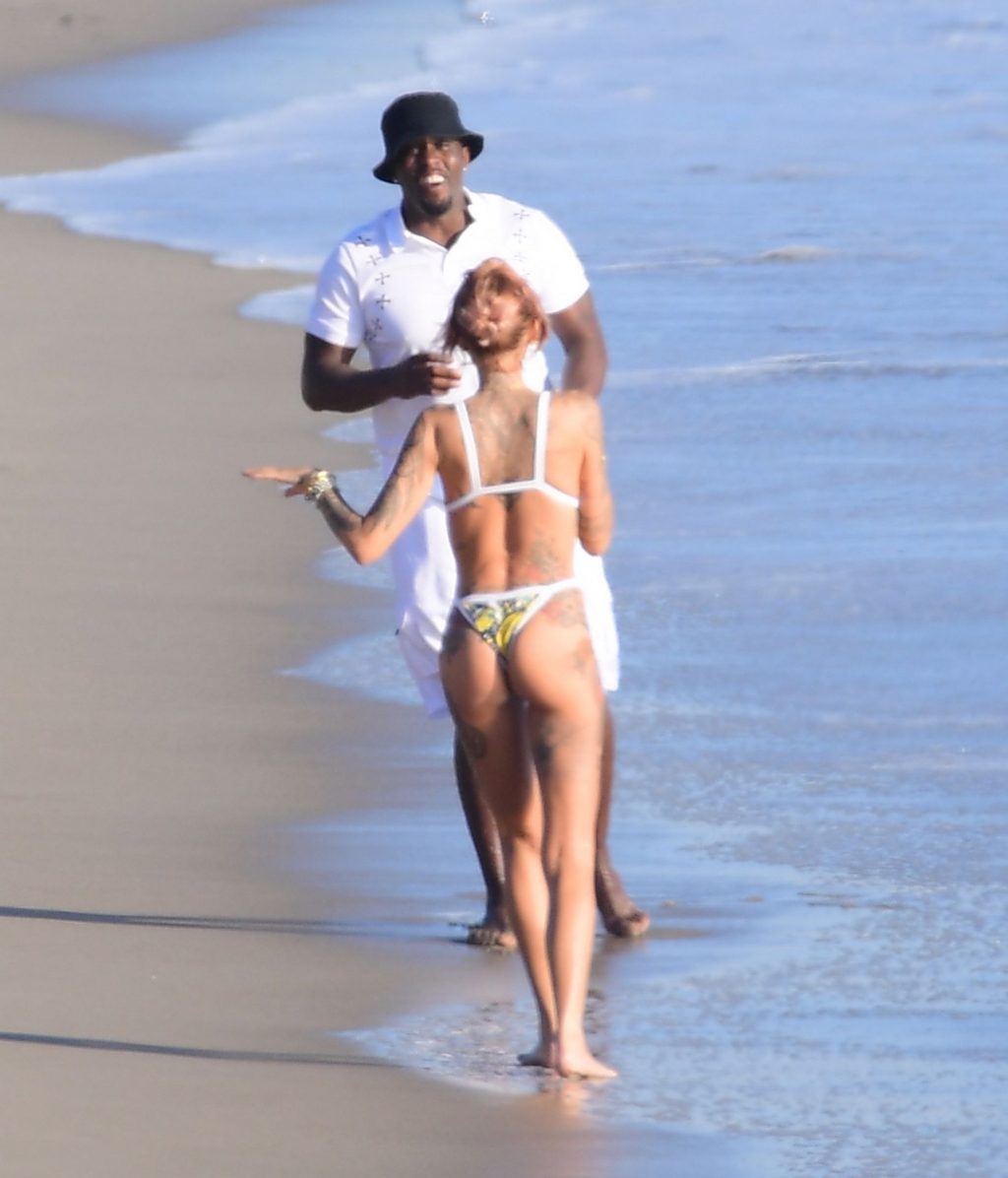 Tina Louise is Seen with Sean Combs During a Romantic Beach Outing in Malibu (94 Photos)