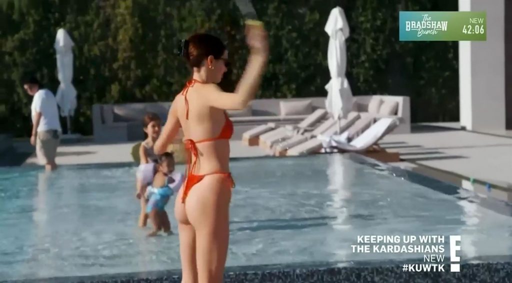The Kardashian Clan Show Off Their Stunning Figures as They Hit Palm Springs on Latest Episode of KUWTK (27 Photos)