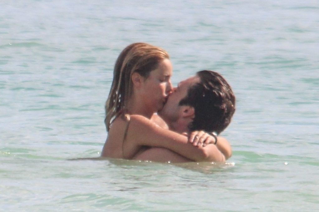 Alejandra Onieva Gets Wet and Wild with Boyfriend Sebastian Stan on the Beach in Tulum (28 Photos)