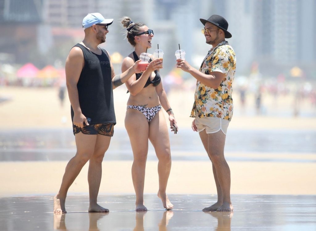 Amanda Micallef Shows Off Her Bikini Body on the Gold Coast (17 Photos)
