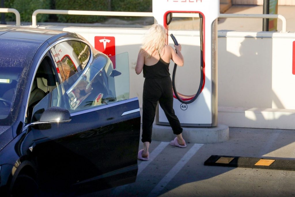 Ariel Winter Kicks Her Feet Up Waiting at the Tesla Charging Station (38 Photos)