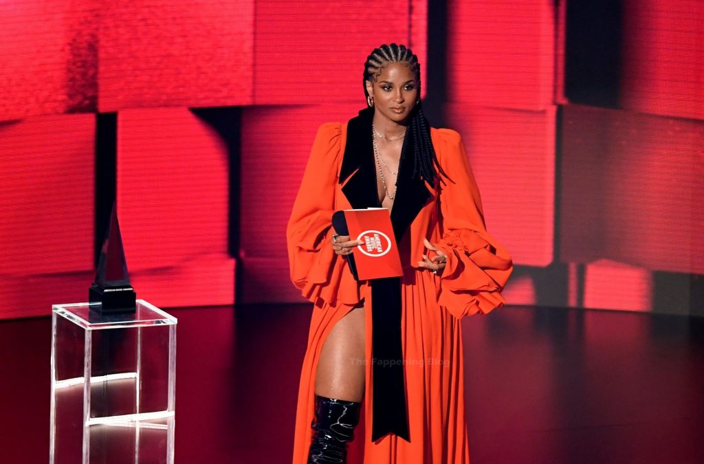Ciara Shows Off Her Cleavage at the American Music Awards (17 Photos)