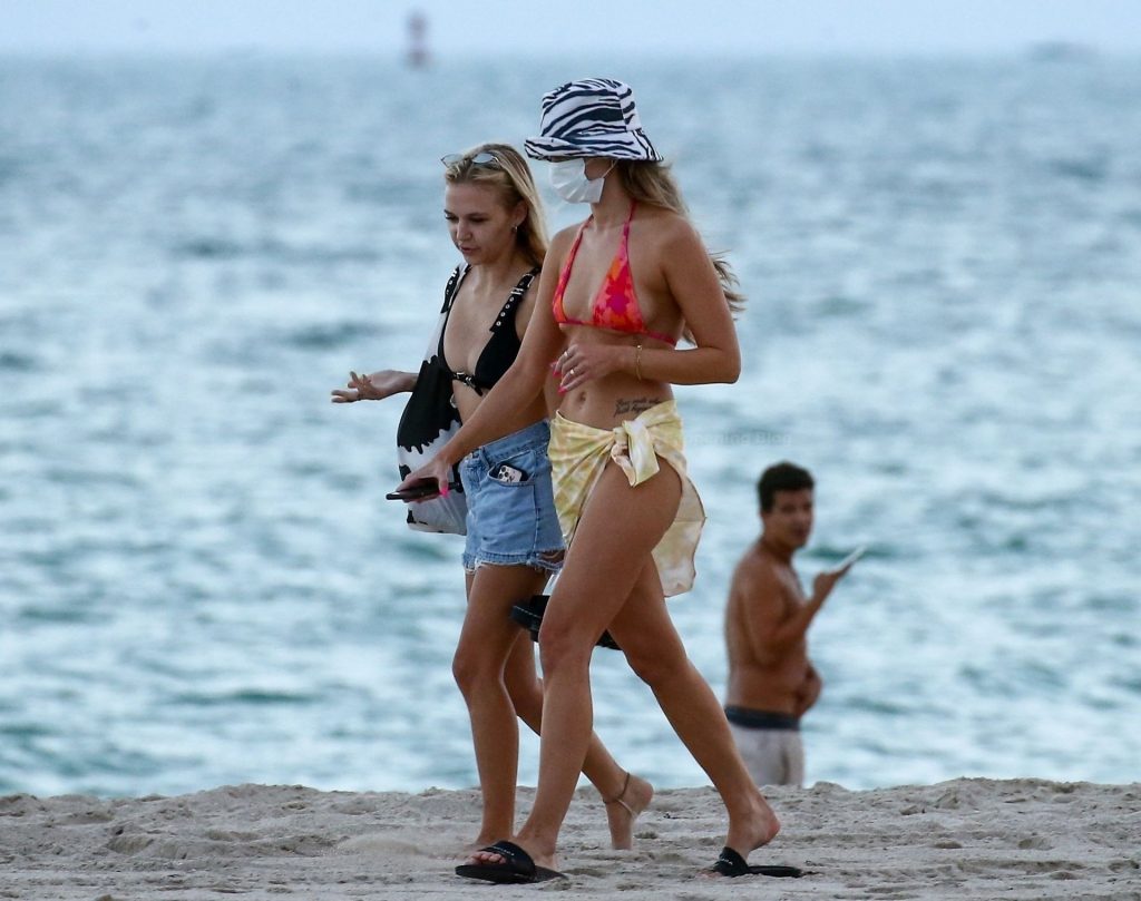 Erika Costell &amp; Amanda Steele Enjoy Erika’s Birthday in Miami (49 Photos)