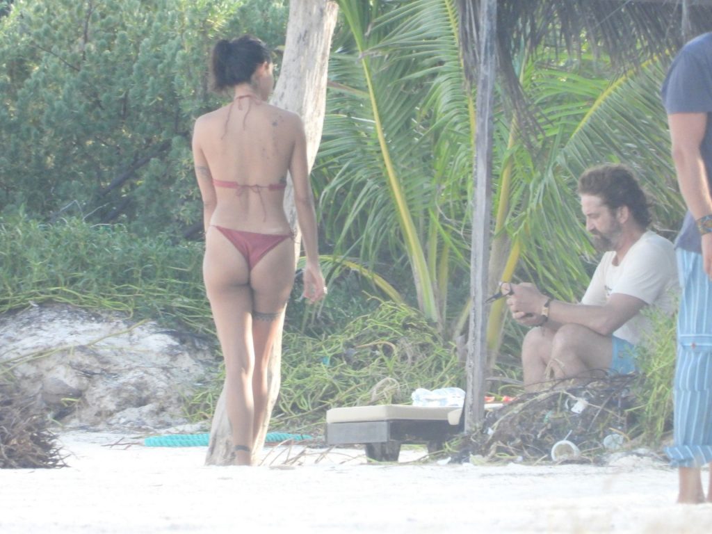 Gerard Butler Hits the Beach in Mexico with a Mystery Woman (31 Photos)