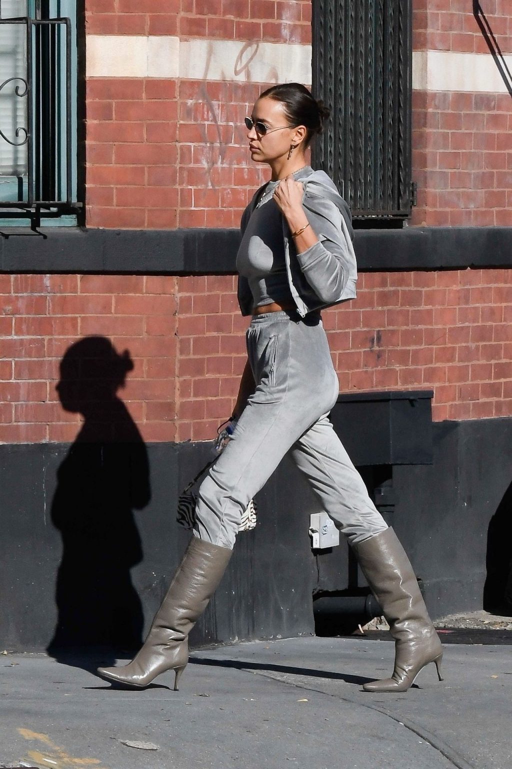 Irina Shayk Catches the Eye of a Construction Worker in New York City (80 Photos)