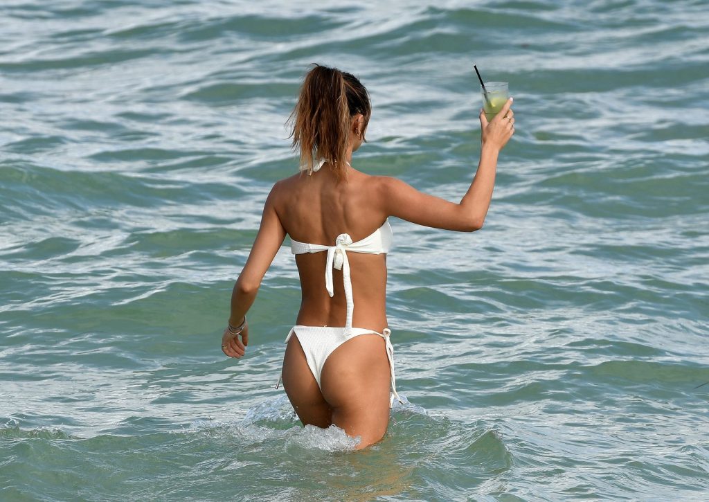 Jocelyn Chew Flaunts Her Bikini Body (71 Photos)