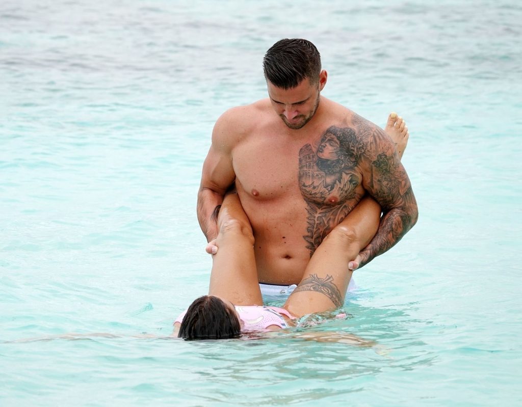 Katie Price &amp; Carl Woods Make a Splash in the Sea in the Maldives (65 Photos)