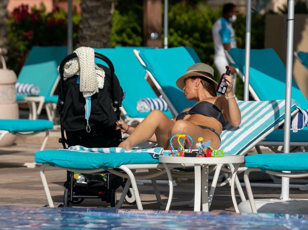 Lauryn Goodman is Seen on Vacation in Dubai (15 Photos)