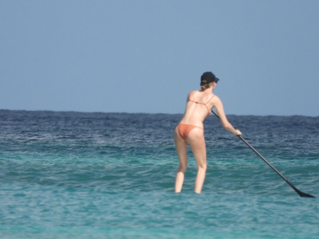 Martha Hunt Looks Stunning as She is Seen in a Bikini on Vacation (62 Photos)