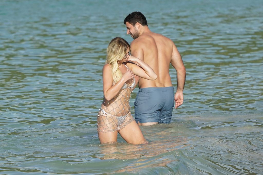 Paulina Gretzky &amp; Dustin Johnson Celebrate With Caribbean Beach Vacation After Winning The Masters (13 Photos)