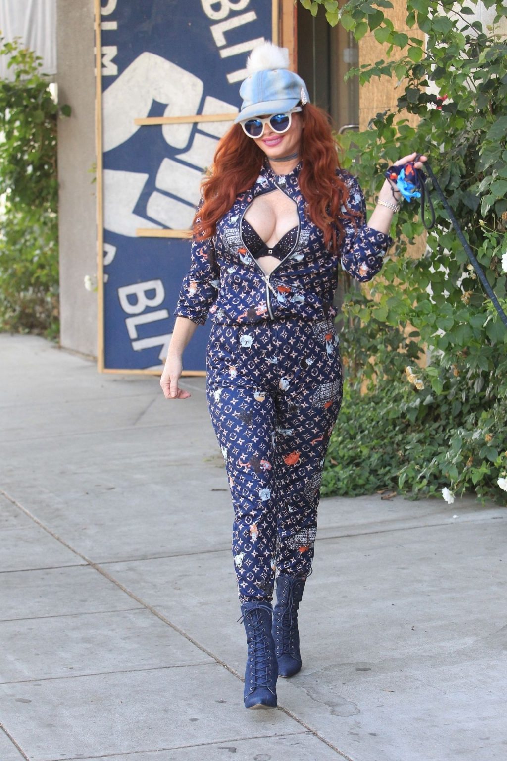 Phoebe Price Stops to Strike a Pose While Shopping in Hollywood (14 Photos)