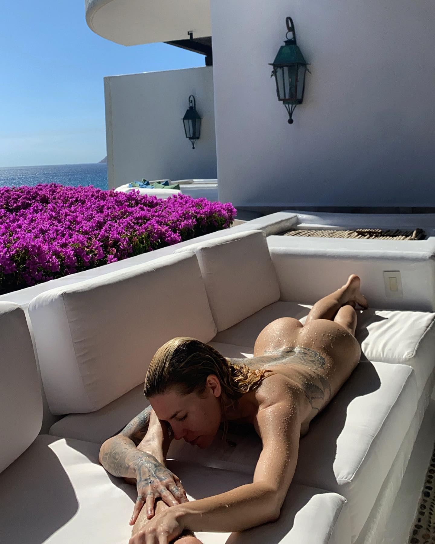 Skylar Grey Flaunts Her Nude Butt and Sexy Bikini Body (4 Photos + Video) .