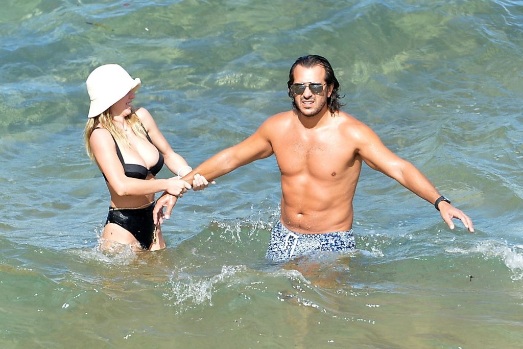 Sydney Sweeney is Spotted Packing on the PDA with a Mystery Man in Hawaii (28 Photos)