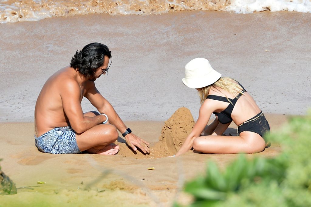 Sydney Sweeney is Spotted Packing on the PDA with a Mystery Man in Hawaii (28 Photos)